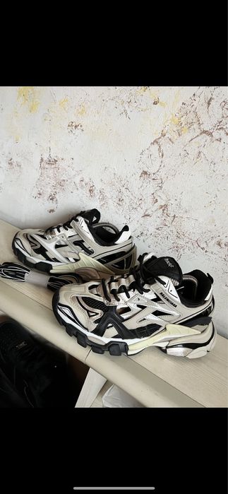 Кроссовки Balenciaga оригинал размер 38 в идеальном состоянии