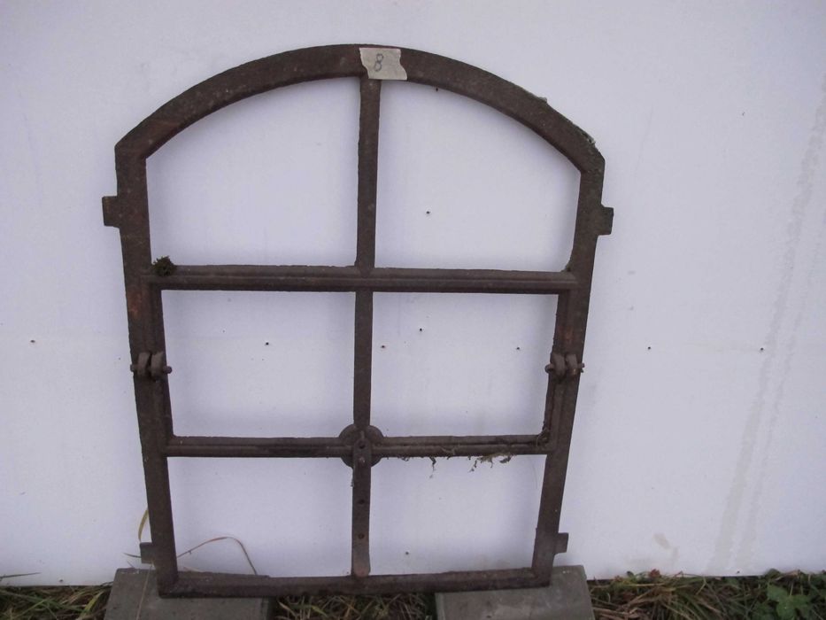 Stare okna żeliwne