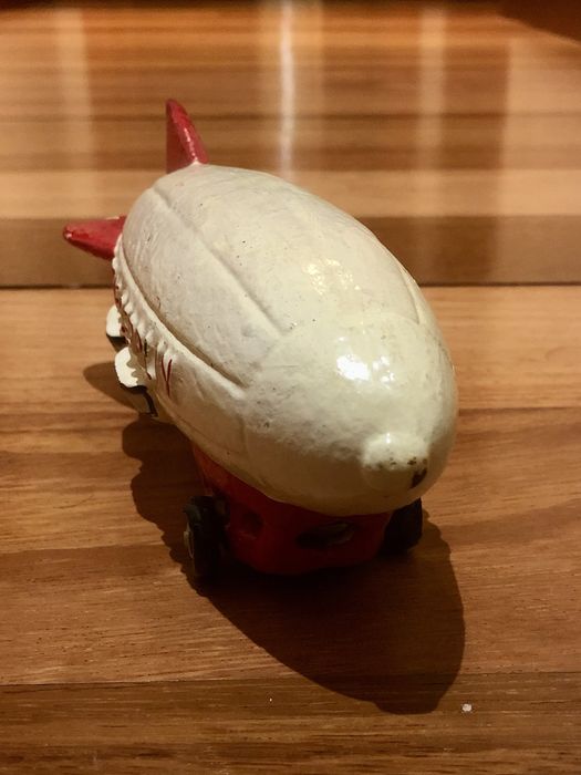 Brinquedo Antigo em Ferro