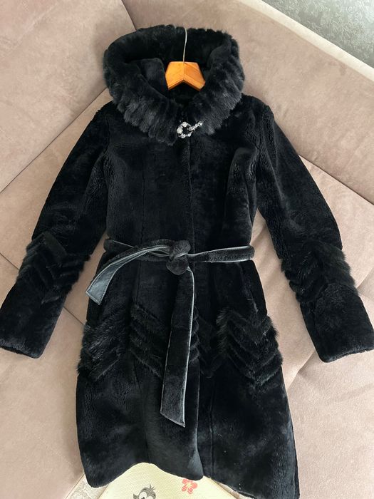 Шубка з норковими вставками