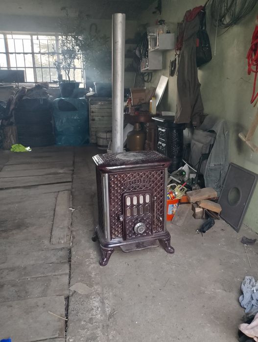 Piec żeliwny emaliowany z szamotem