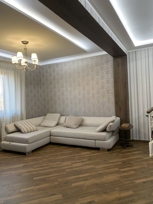 Продаётся 2х эт.дом по пр.Незалежности