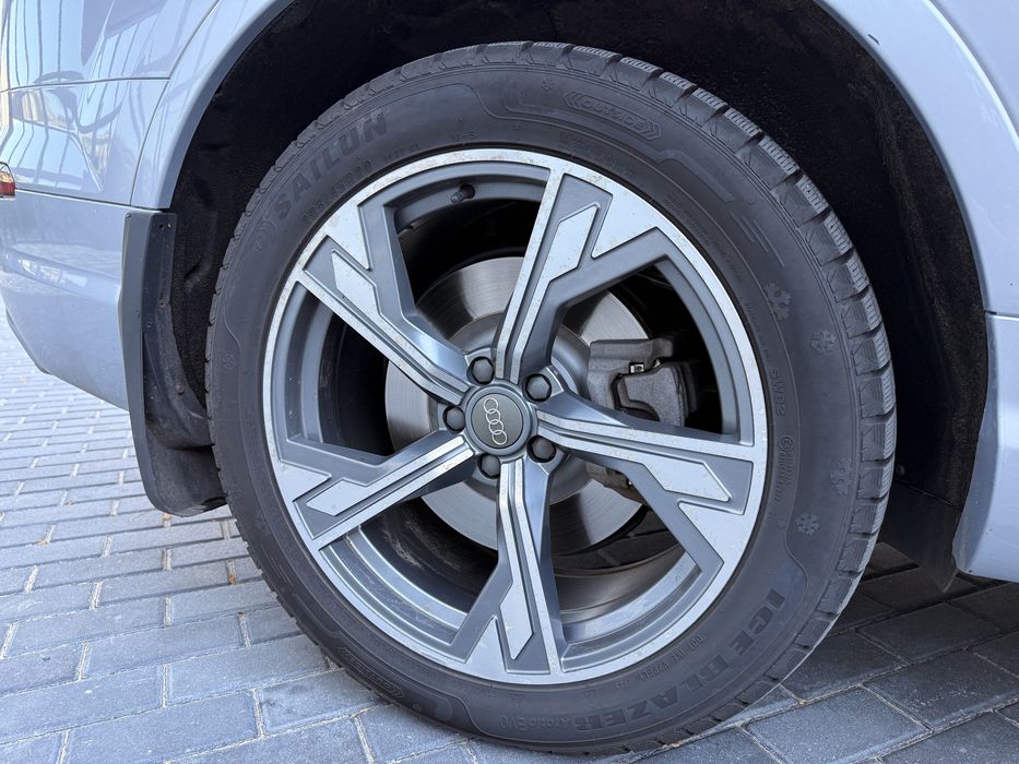 Продам Audi Q7 2016 р
