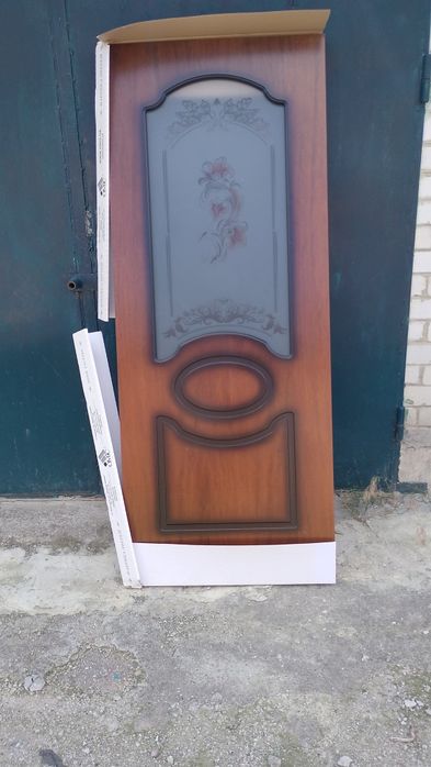 Продам новые межкомнатные двери, натуральный шпон.