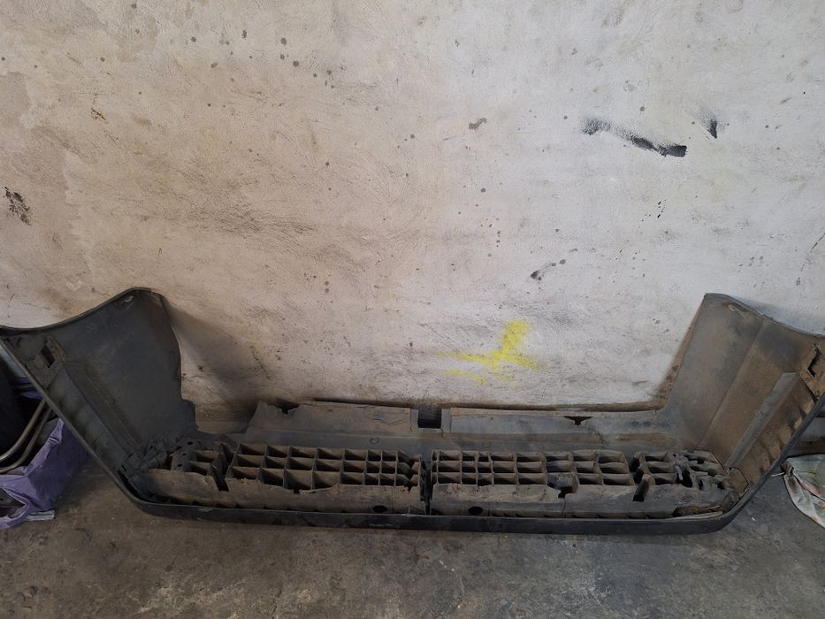 Продам бампер пежо 405