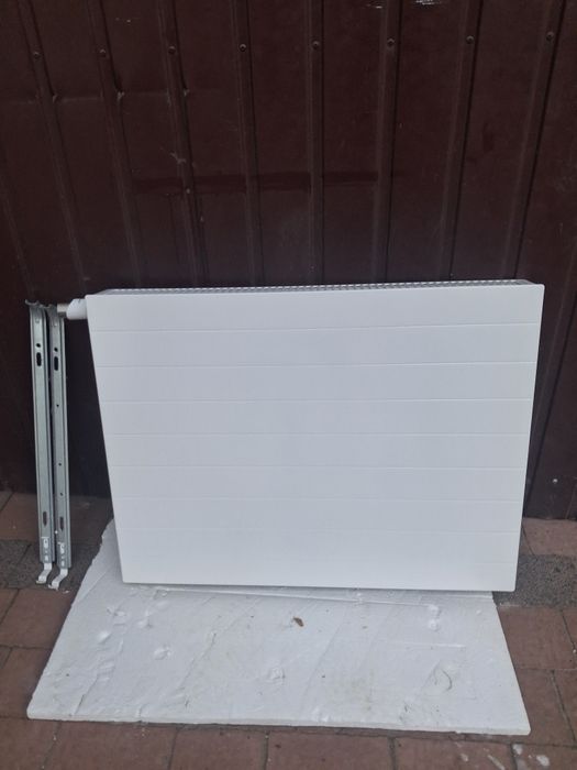 Sprzedam kaloryfer panelowy 600x800 z osłoną ozdobną magnetyczną