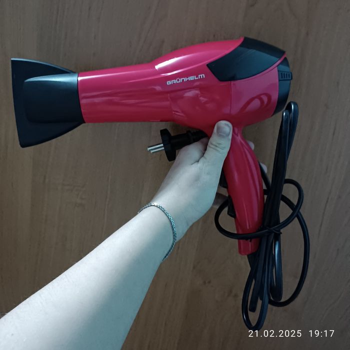 Фен Grünhelm новий