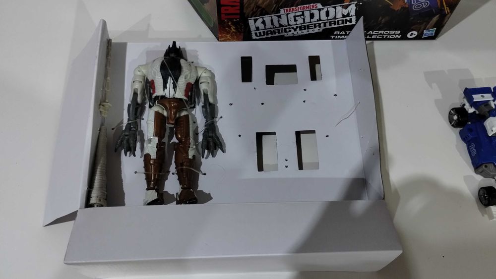 Transformers WFC Kingdom Autobot Mirage & Maximal Grimlock
