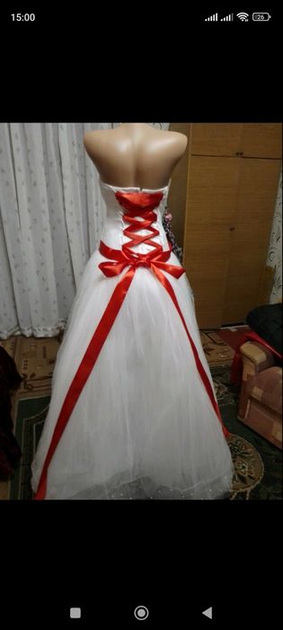 Біле весільне плаття,сукня