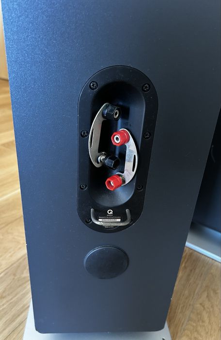 Colunas Q Acoustics Modelo 1030