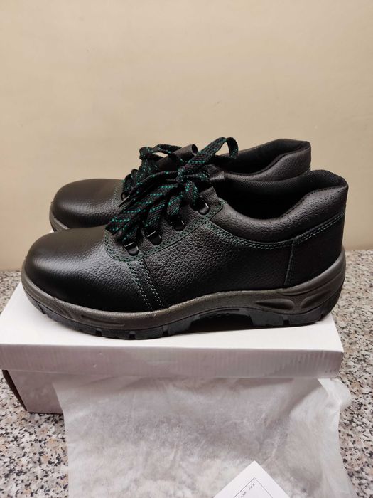 Obuwie ochronne robocze Feldtmann 42 nowe