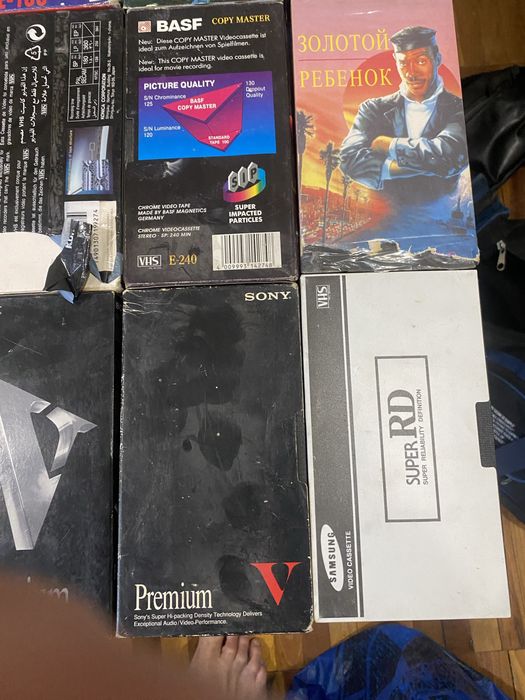 Диски разные, видеокасеты
