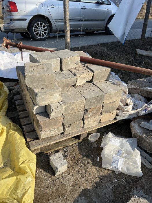 Oddam za darmo bloczki betonowe fundamentowe