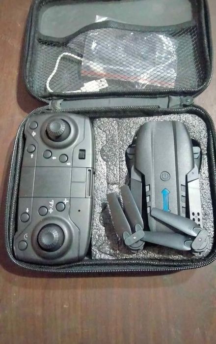 Vendo drone e coluna