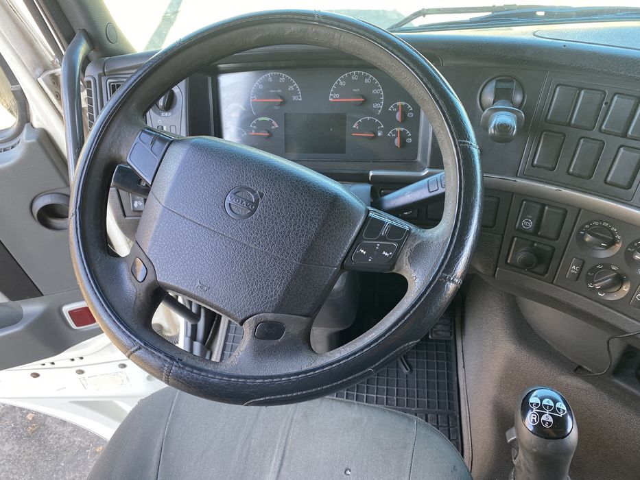 Продам Volvo fh12 2003 зерновоз самоскид