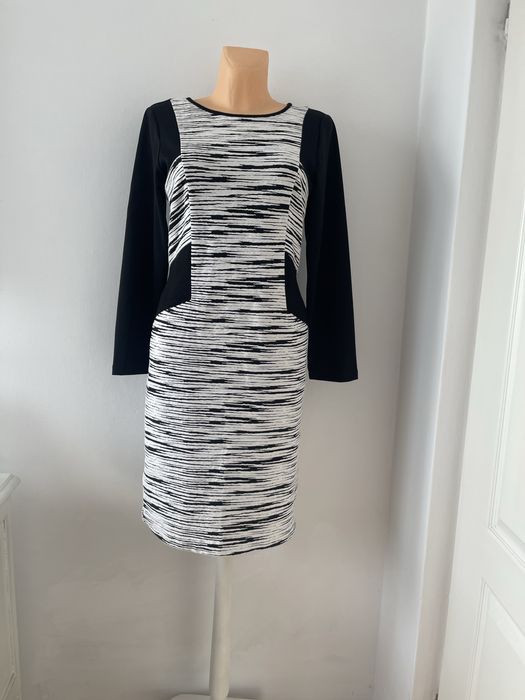 *Roman*Klasyczna sukienka  42