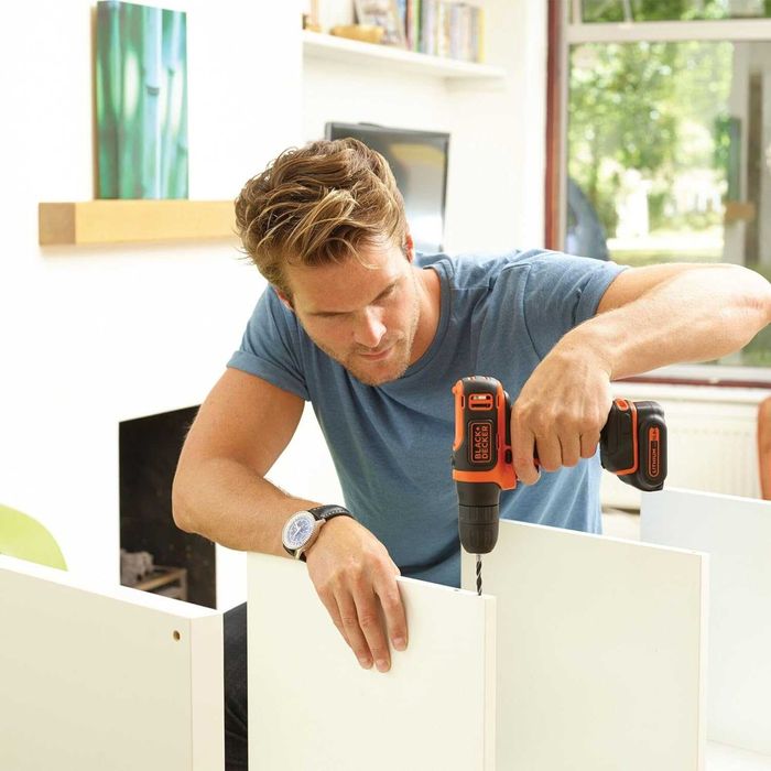 Акумуляторний шуруповерт дриль дрель BLACK+DECKER BDCDD12-QW