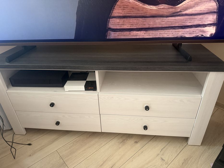Szafka pod TV - stabily i bardzo gustowny