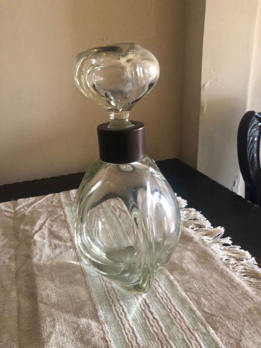 Frasco em vidro soprado com rolha (tampa) lapidada