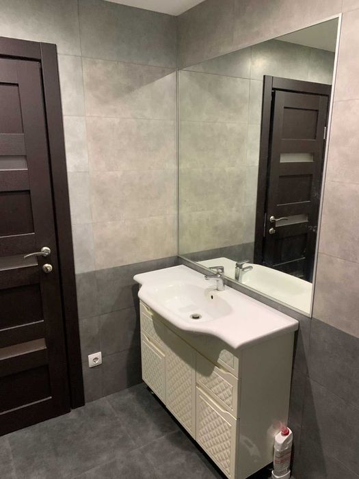 Продаж квартири 54 кв.м район ТРЦ"Hollywood" 4 поверх, з індивідуальним газовим опаленням