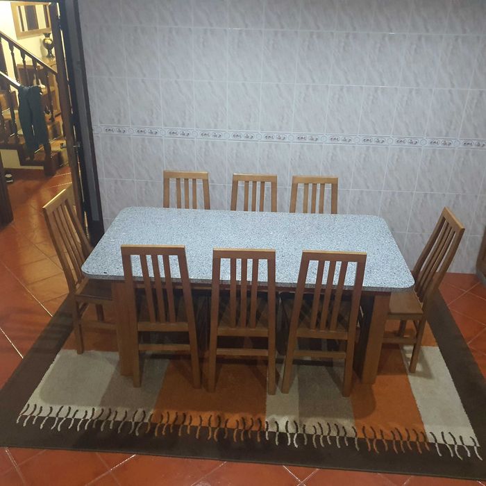 Mesa de cuzinha em pedra