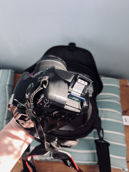 Canon EOS 450D + сумка Lowepro та аксесуари