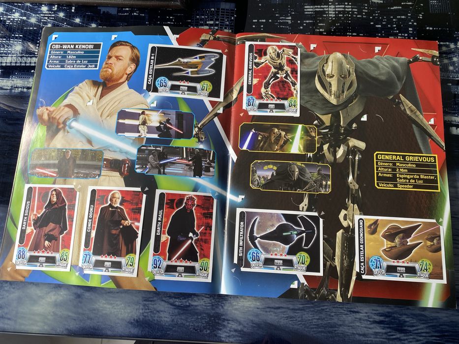 Caderneta cromos Star Wars Force Attax