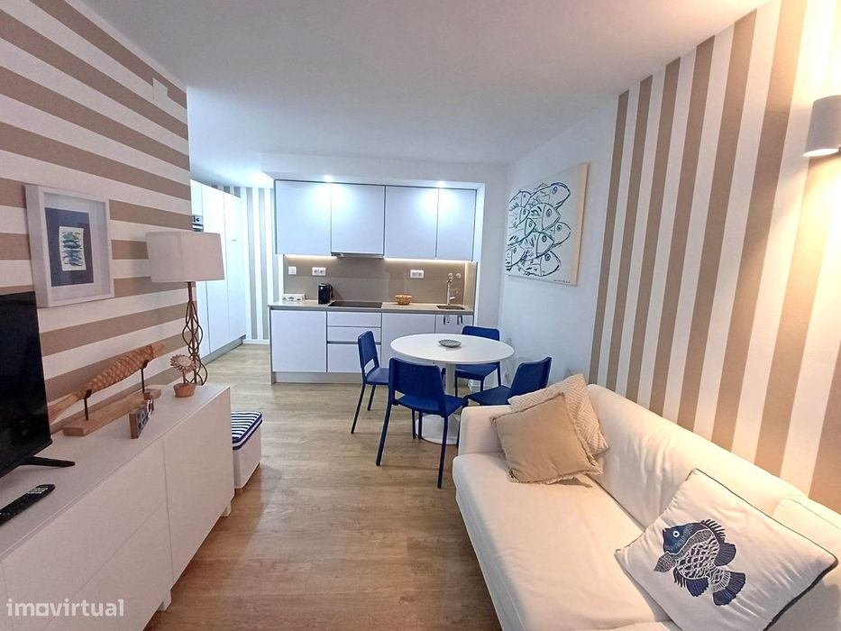 Apartamento T1 prédio recente perto da praia de Sesimbra — Santiago (Sesimbra), Setúbal