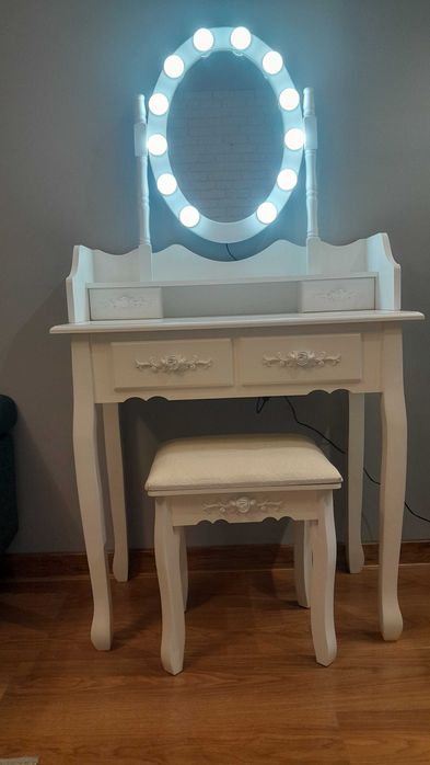 Toaletka kosmetyczna z oświetleniem LED + taboret NOWA