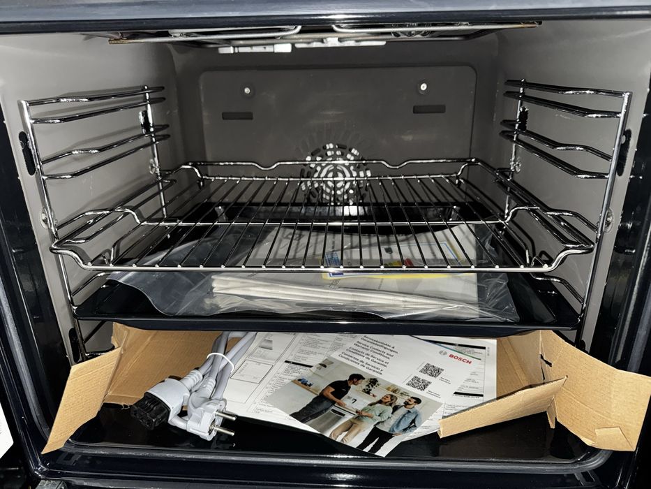 Вбудована духовка Bosch HBA534BS3F