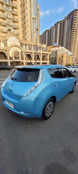 Продам автомобиль Nissan Leaf Ниссан Лиф blue голубой 10/12