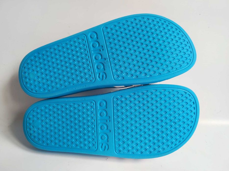 - Adidas - Klapki r. 38