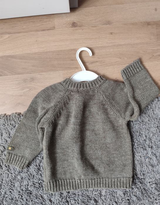Sweterek dla chłopca z Kubusiem Puchatkiem H&M r. 74