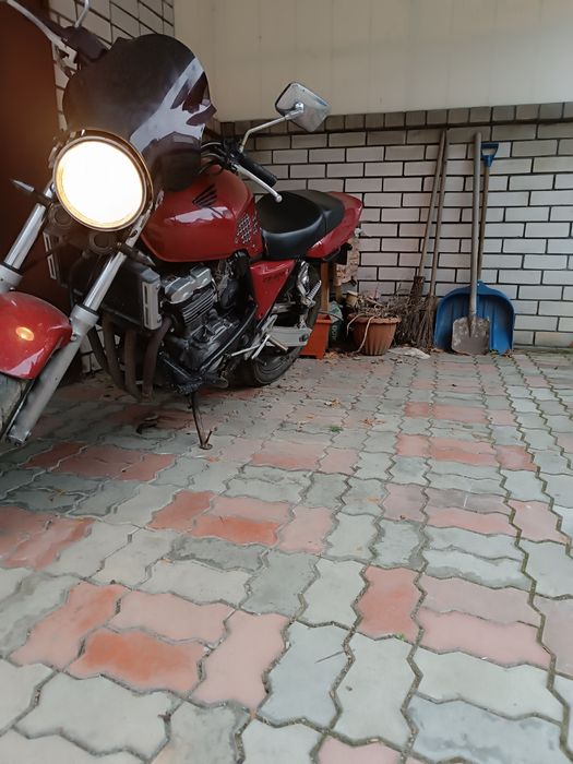 Продам Honda cb400