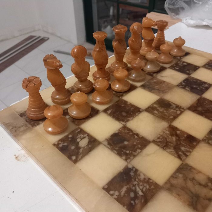 Tabuleiro de xadrez em alabastro