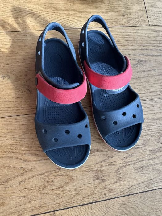 Sandały granatowe crocs J2 33-34