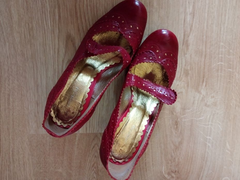 Czółenka marki Oleksy