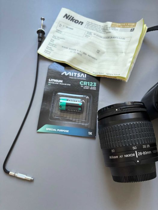 Estúdio de fotografia analógica e máquina Nikon F80