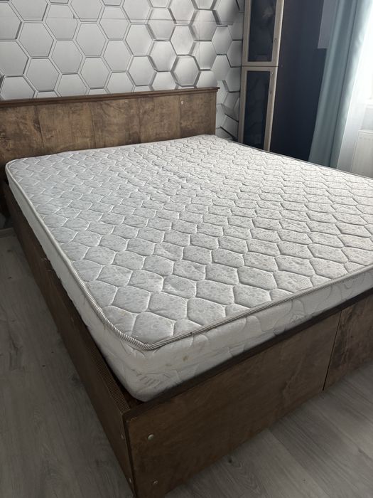 Продам кровать 160*200