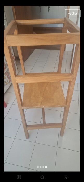 Torre de aprendizagem em madeira