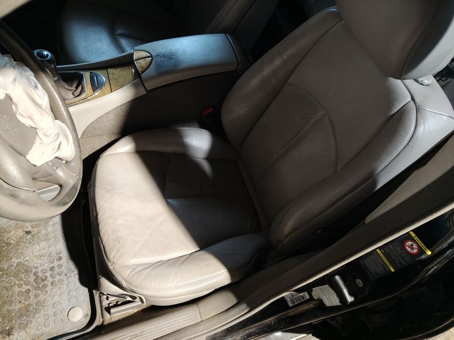 Komplet foteli szarych Mercedes w211 kombi