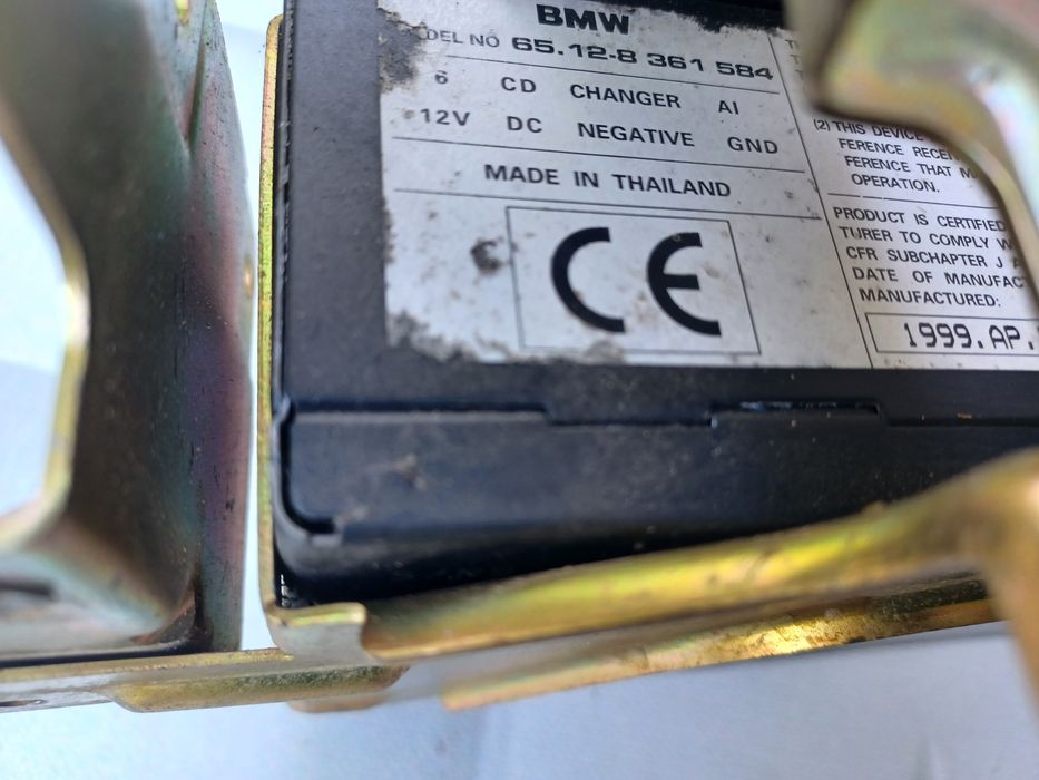 Zmieniarką płyt  na 6 CD BMW
