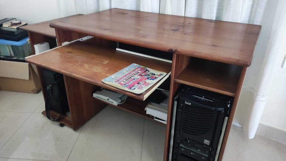 Secretária de Computador Utilitária (Económica)