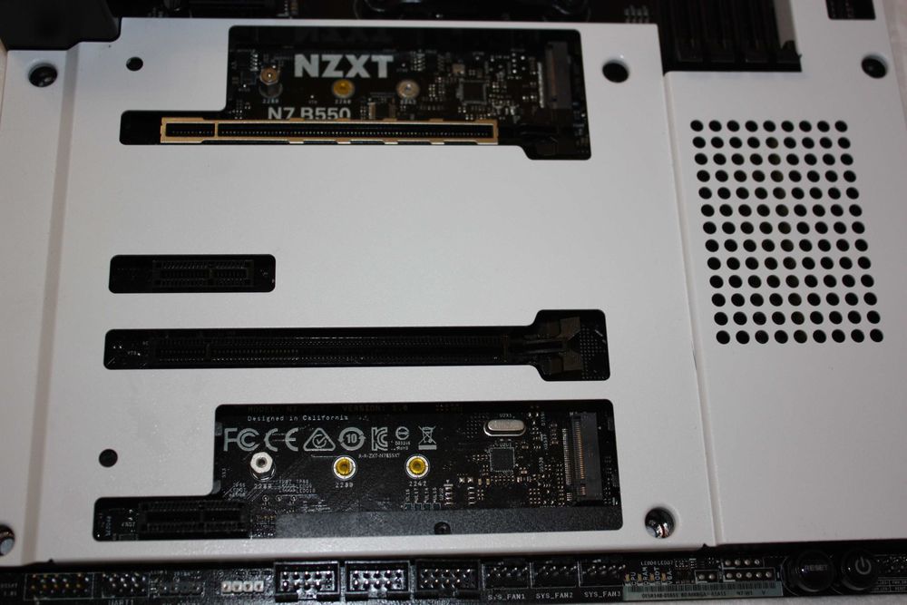 Материнська плата NZXT N7 B550 (sAM4, AMD B550)