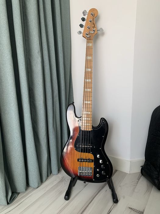 Baixo 5 cordas réplica Fender ativo / passivo