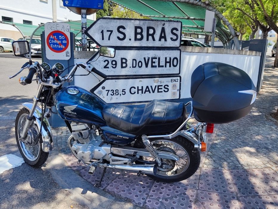 Honda CM 125 bicilíndrica