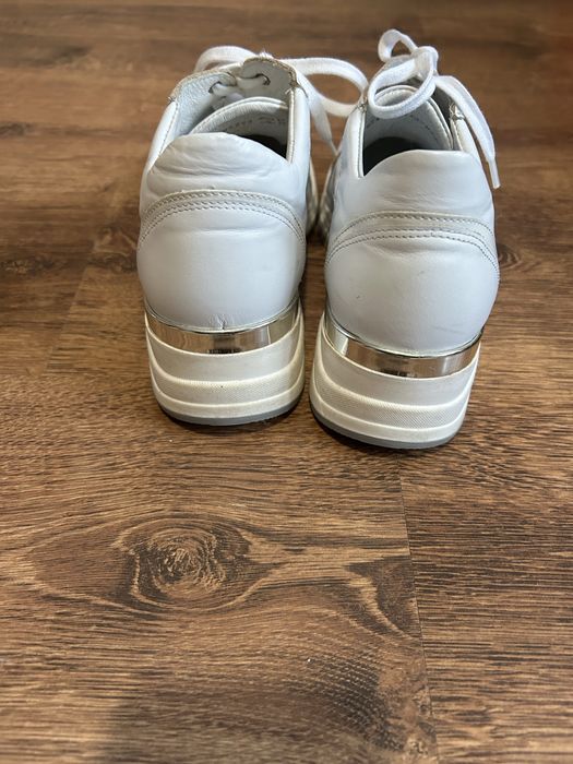 Buty sneakersy firmy Wojas