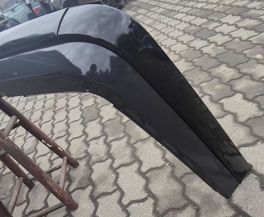 Zderzak Tylny BMW E30 SERIA3 (82-94r.) Szeroka Lampa Oryginalny KLASYK