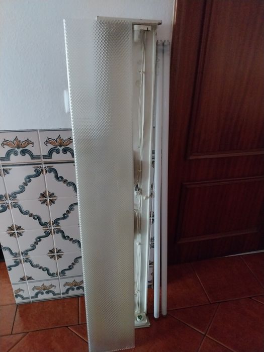 Candeeiro com lâmpadas