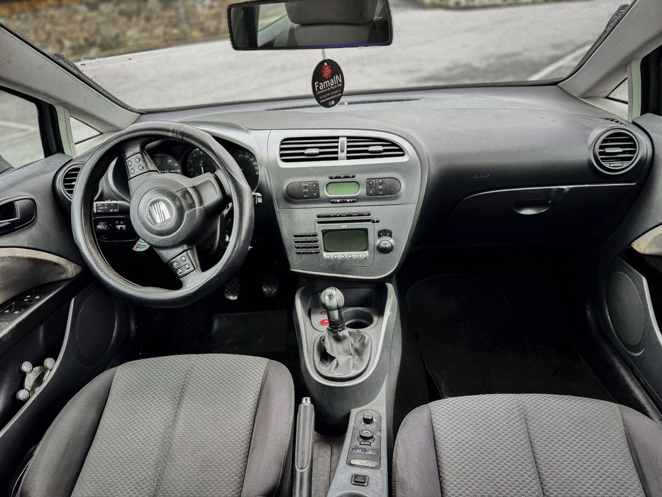 SEAT LEON 1.4i SPORT - COMO NOVO